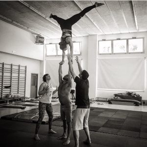 Yoga, AcroYoga handstand